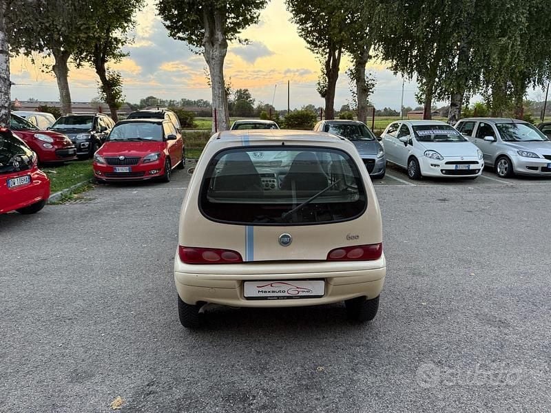 Usata Fiat 600 Anniversary 54 CV (39 kW) 2007 Beige Berlina
