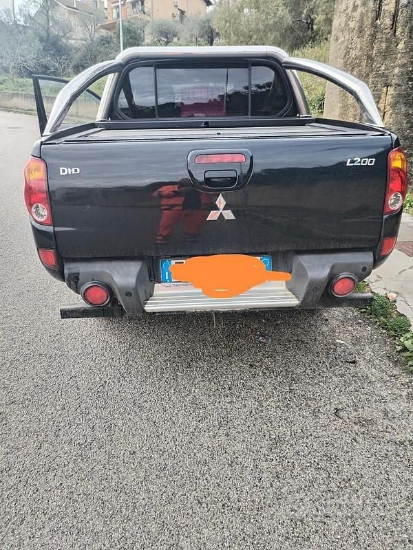 Usata Mitsubishi L200 167 CV (122 kW) 2008 Nero Pick-up