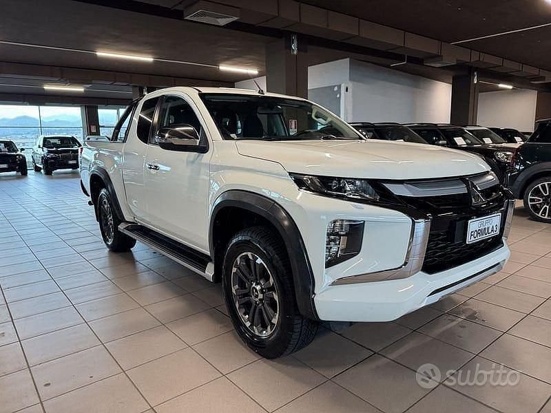 Usata Mitsubishi L200 150 CV (110 kW) 2021 Bianco Pick-up