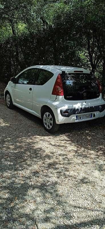 Usata Peugeot 107 Allure 68 CV (50 kW) 2009 Utilitaria