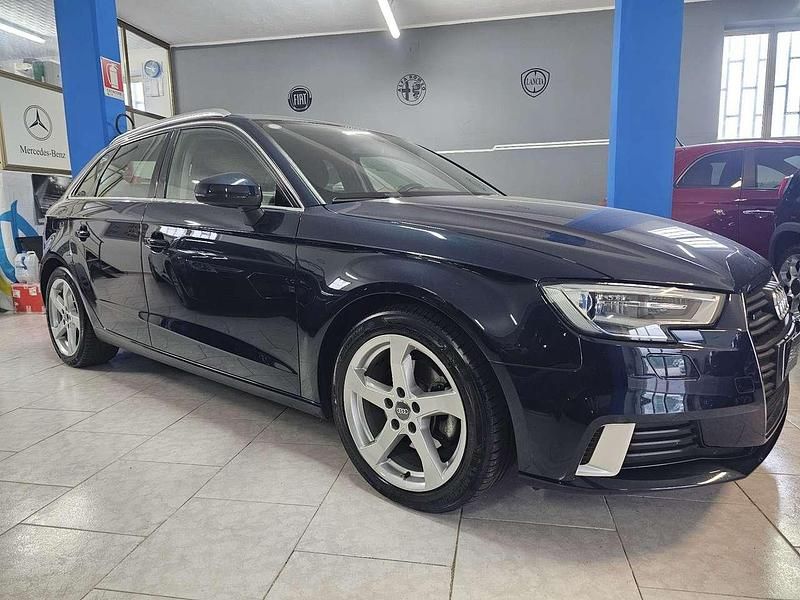 Usata Audi A3 Design 150 CV (110 kW) 2017 Blu Berlina