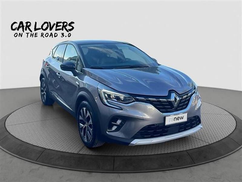 Usata Renault Captur Techno 140 CV (102 kW) 2022 Grigio chiaro SUV