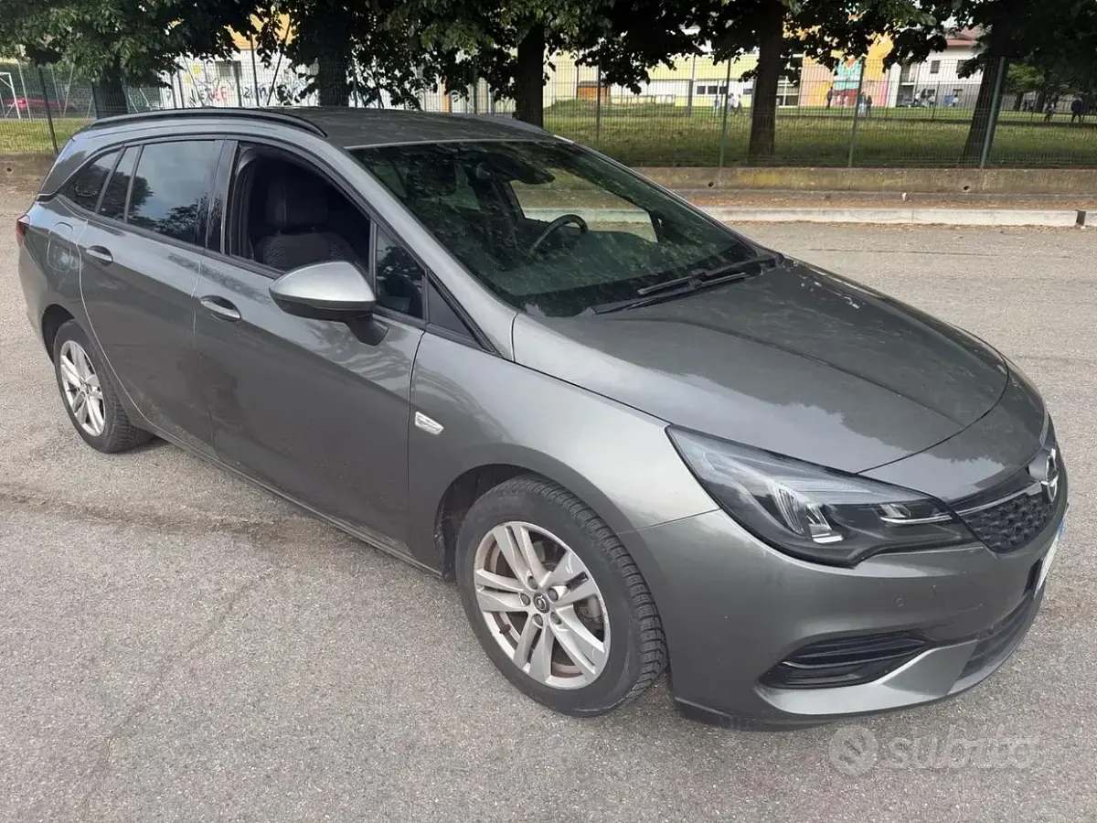 Usata Opel Astra GS Line 122 CV (89 kW) 2020 Verde Station wagon