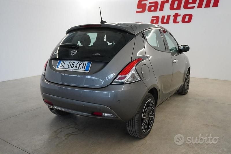 Usata Lancia Ypsilon S 69 CV (50 kW) 2022 Grigio Utilitaria