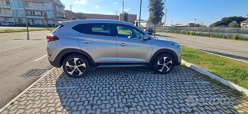 Usata Hyundai Tucson Xpossible 116 CV (85 kW) 2017 Grigio SUV