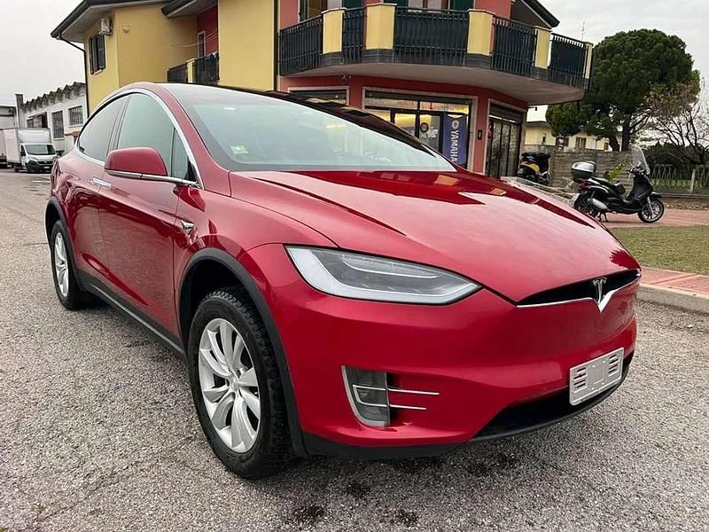 Usata Tesla Model X 158 kW (215 CV) 2017 Rosso SUV