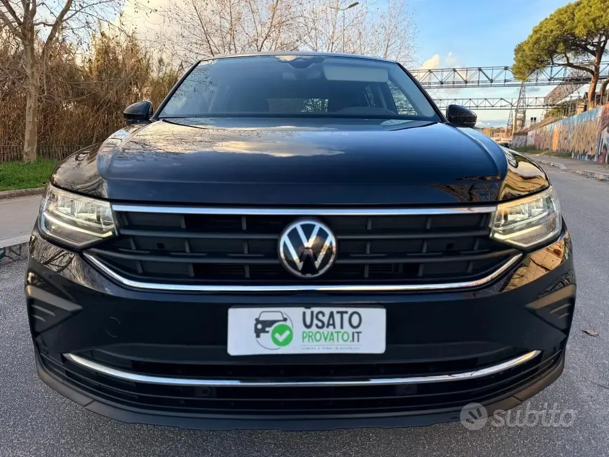 Usata VW Tiguan 131 CV (96 kW) 2023 Nero SUV