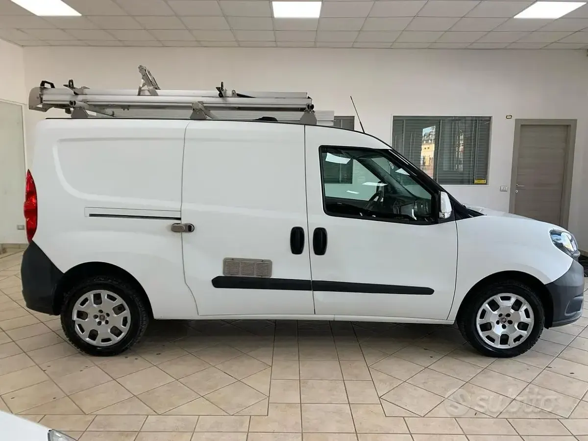Usata Fiat Doblò 120 CV (88 kW) 2018 Bianco Monovolume
