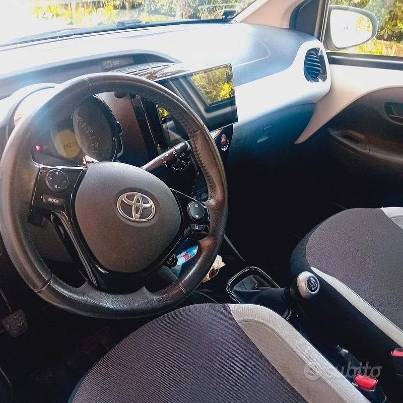 Usata Toyota Aygo 69 CV (50 kW) 2016 Utilitaria