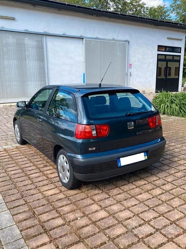 Usata Seat Ibiza 60 CV (44 kW) 2001 Grigio Utilitaria