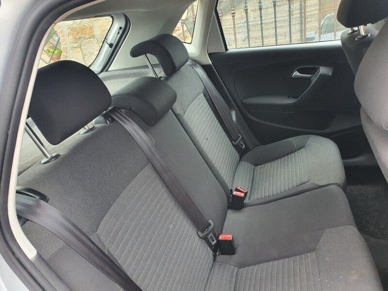 Usata VW Polo Comfortline 82 CV (60 kW) 2011 Argento Berlina