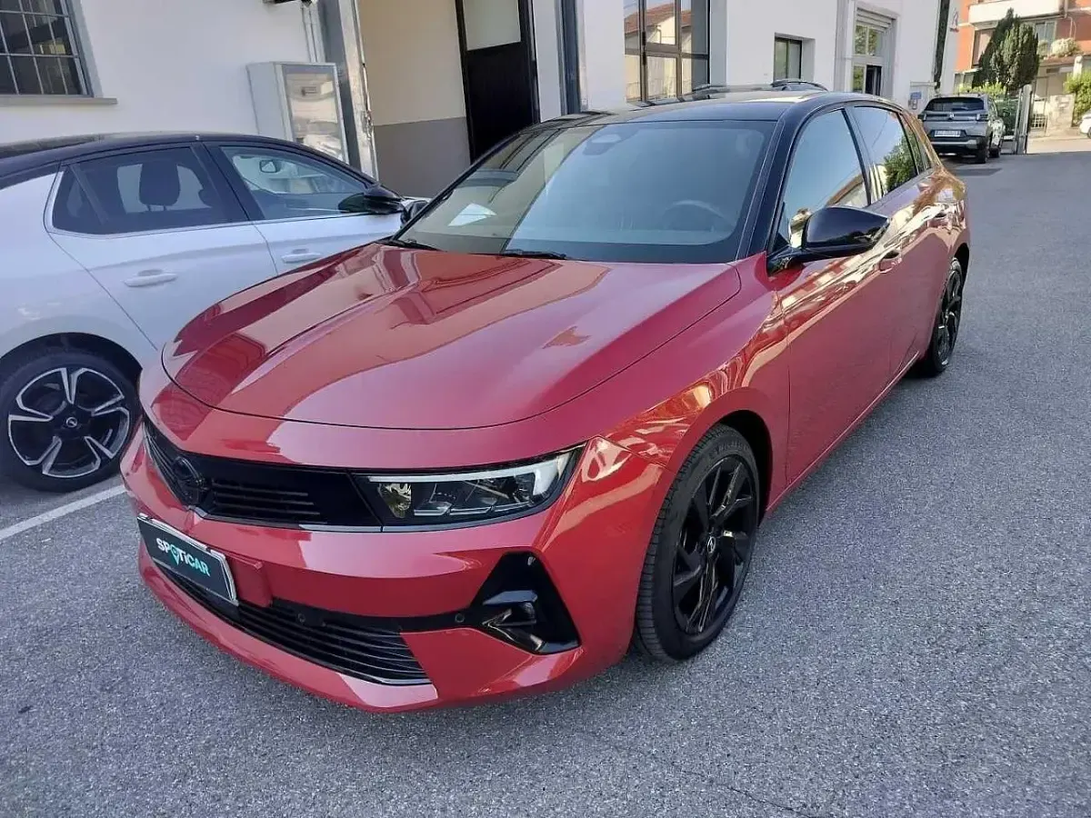 Usata Opel Astra 131 CV (96 kW) 2024 Rosso Utilitaria