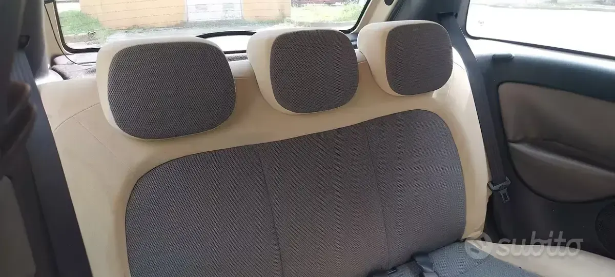 Usata Lancia Ypsilon 70 CV (51 kW) 2004 Utilitaria