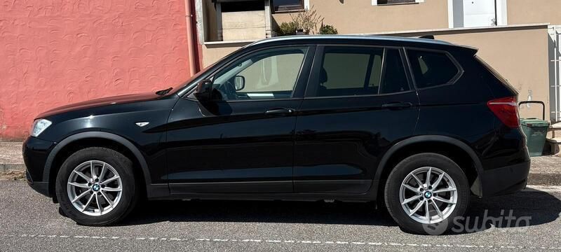 Nero Usata 2011 BMW X3 Comfort Edition SUV | 8500 € (Buon prezzo) - Immagine 1/4