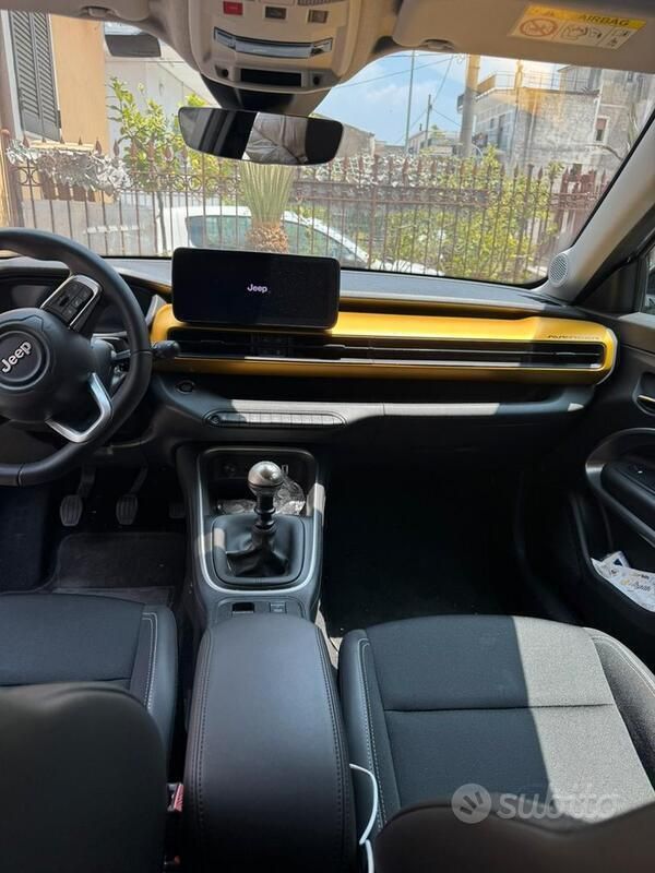 Usata Jeep Avenger Summit 101 CV (74 kW) 2024 Grigio SUV