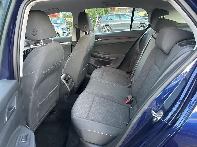 Usata VW Golf VIII Life 110 CV (80 kW) 2022 Blu Berlina