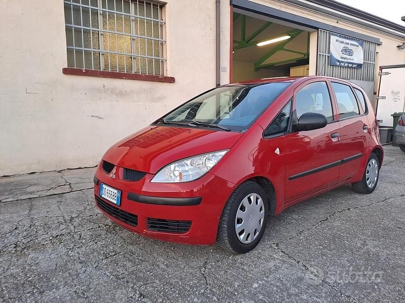 Rosso Usata 2006 Mitsubishi Colt Inform Berlina | 2000 € (Buon prezzo) - Immagine 1/4