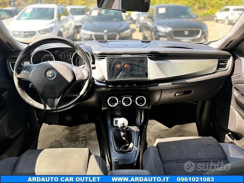 Usata Alfa Romeo Giulietta Distinctive 170 CV (125 kW) 2011 Grigio Utilitaria
