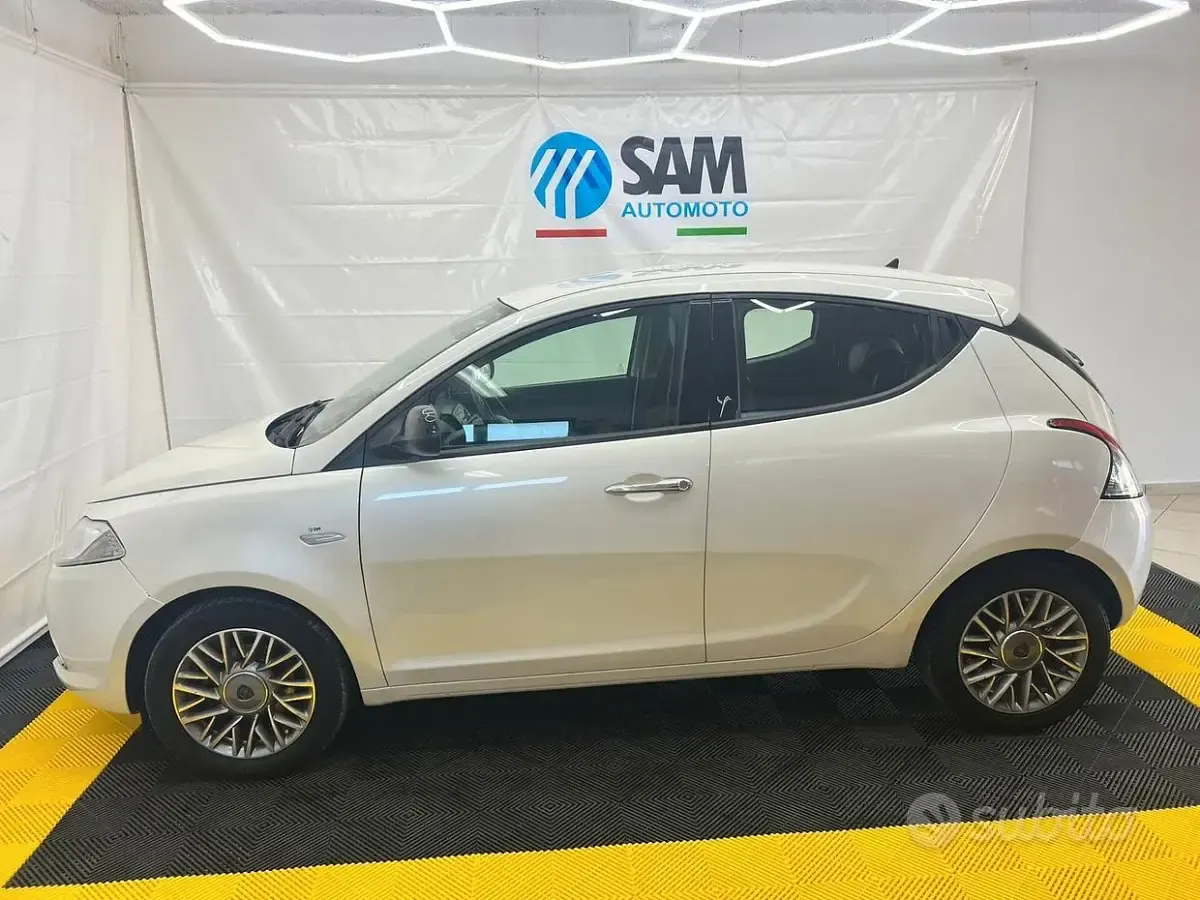 Usata Lancia Ypsilon S 95 CV (69 kW) 2011 Bianco Utilitaria