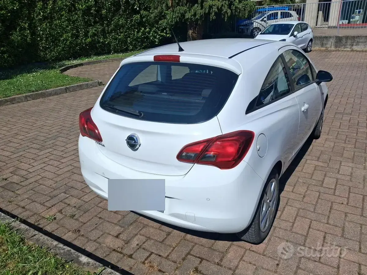 Usata Opel Corsa Selection 90 CV (66 kW) 2015 Bianco Utilitaria