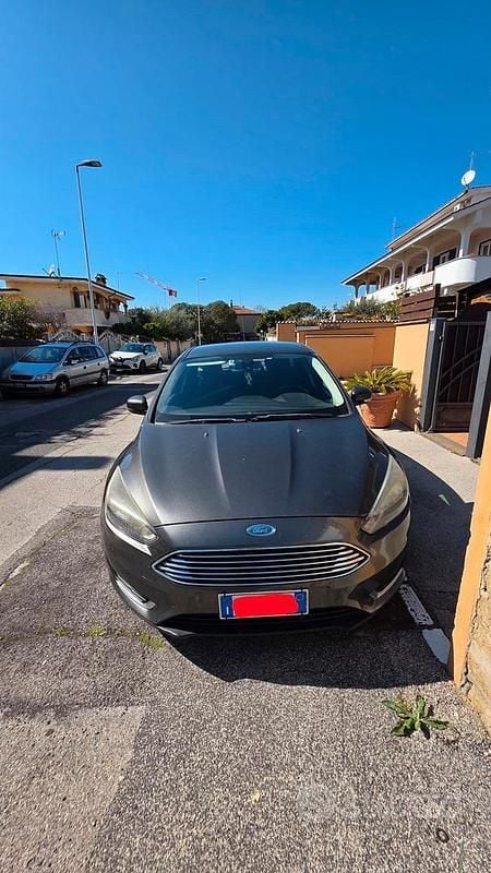 Usata Ford Focus Titanium 120 CV (88 kW) 2017 Grigio Berlina
