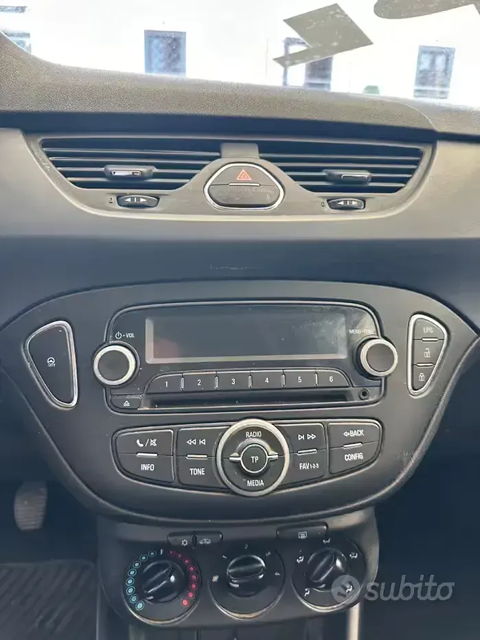 Usata Opel Corsa 90 CV (66 kW) 2016 Verde Utilitaria