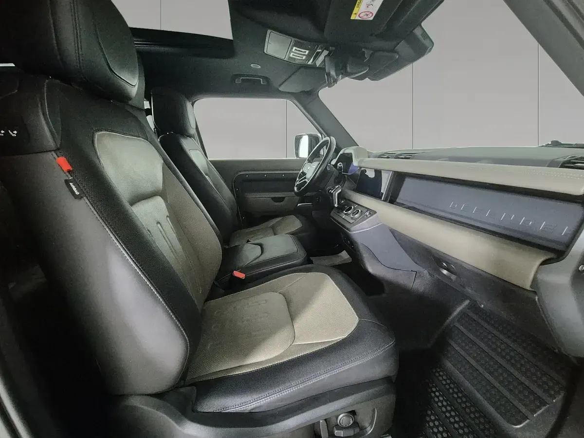 Usata Land Rover Defender HSE Dynamic 300 CV (220 kW) 2021 Pangea green SUV