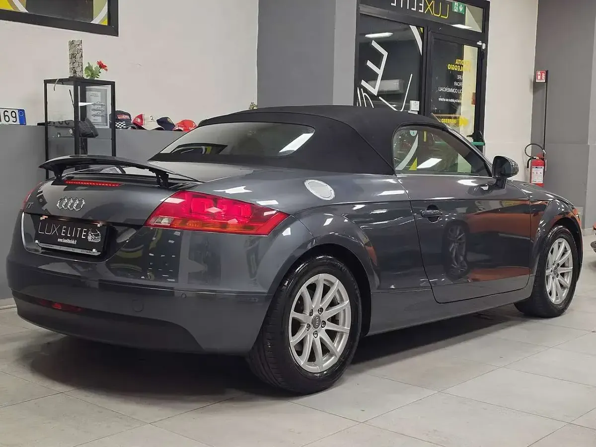 Usata Audi TT Roadster Ambiente 200 CV (147 kW) 2008 Dolphin grey Cabrio