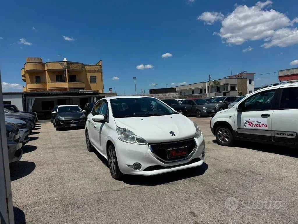 Usata Peugeot 208 S 68 CV (50 kW) 2013 Bianco Utilitaria