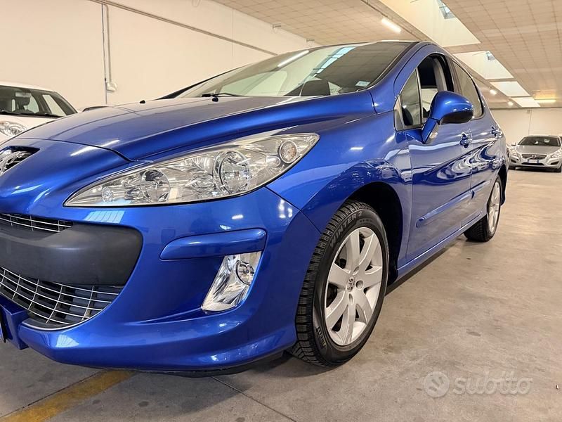 Usata Peugeot 308 Premium 98 CV (72 kW) 2010 Blu Berlina