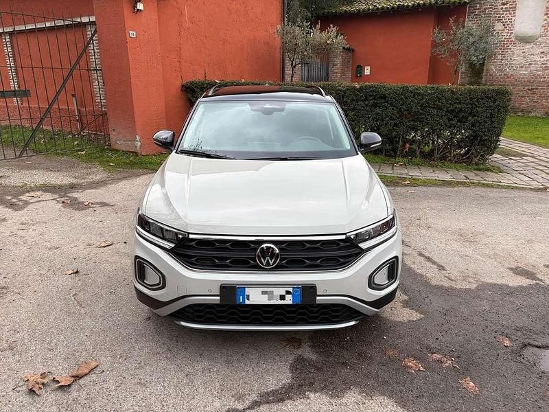 Usata VW T-Roc Life 110 CV (80 kW) 2024 Beige SUV