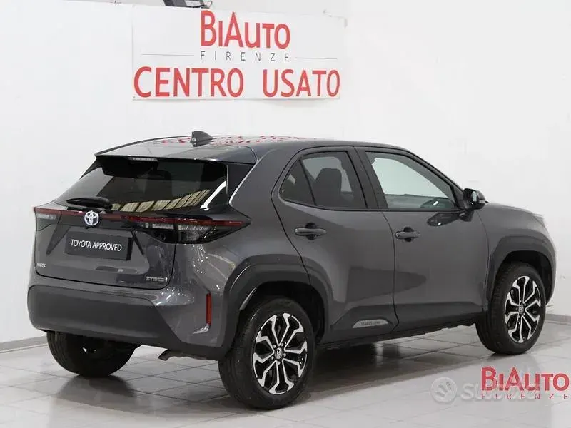 Usata Toyota Yaris Cross Trend 116 CV (85 kW) 2022 Grigio SUV