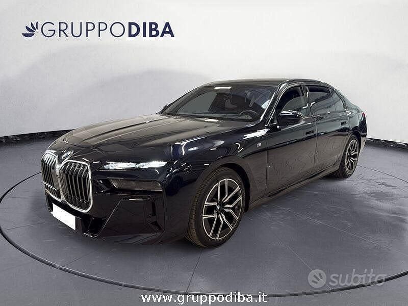 Usata BMW 740 M Sport 299 CV (219 kW) 2024 Nero Berlina