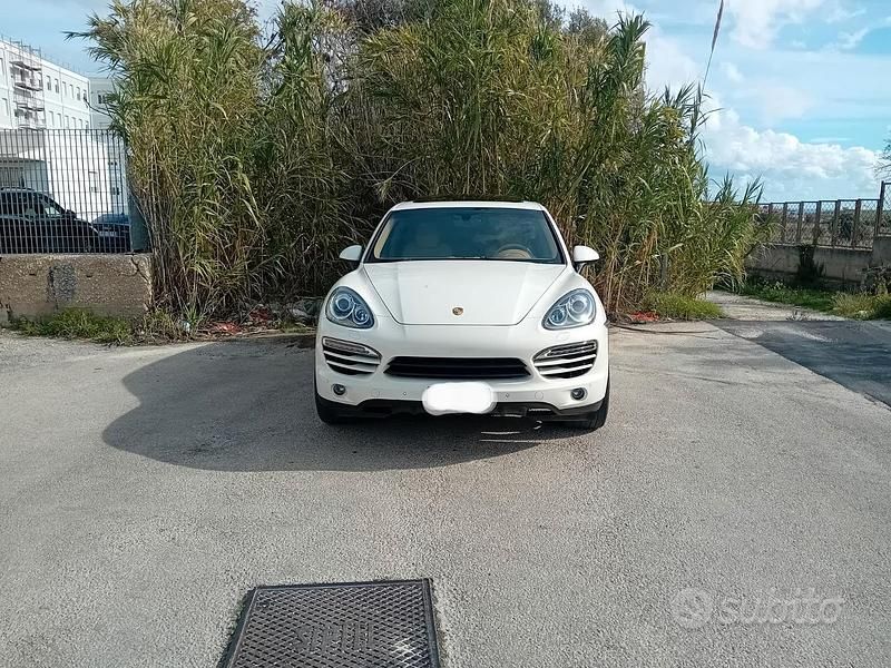 Usata Porsche Cayenne 245 CV (180 kW) 2011 Bianco SUV