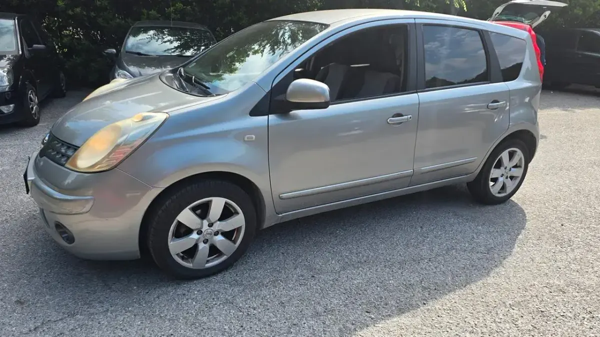 Usata Nissan Note Visia 88 CV (64 kW) 2008 Argento Utilitaria