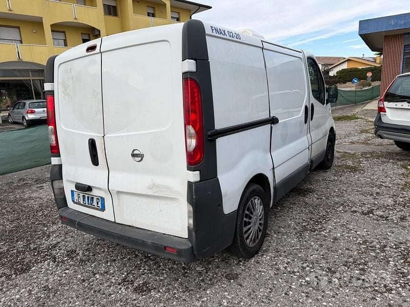 Usata Nissan Primastar 114 CV (83 kW) 2007 Bianco Monovolume