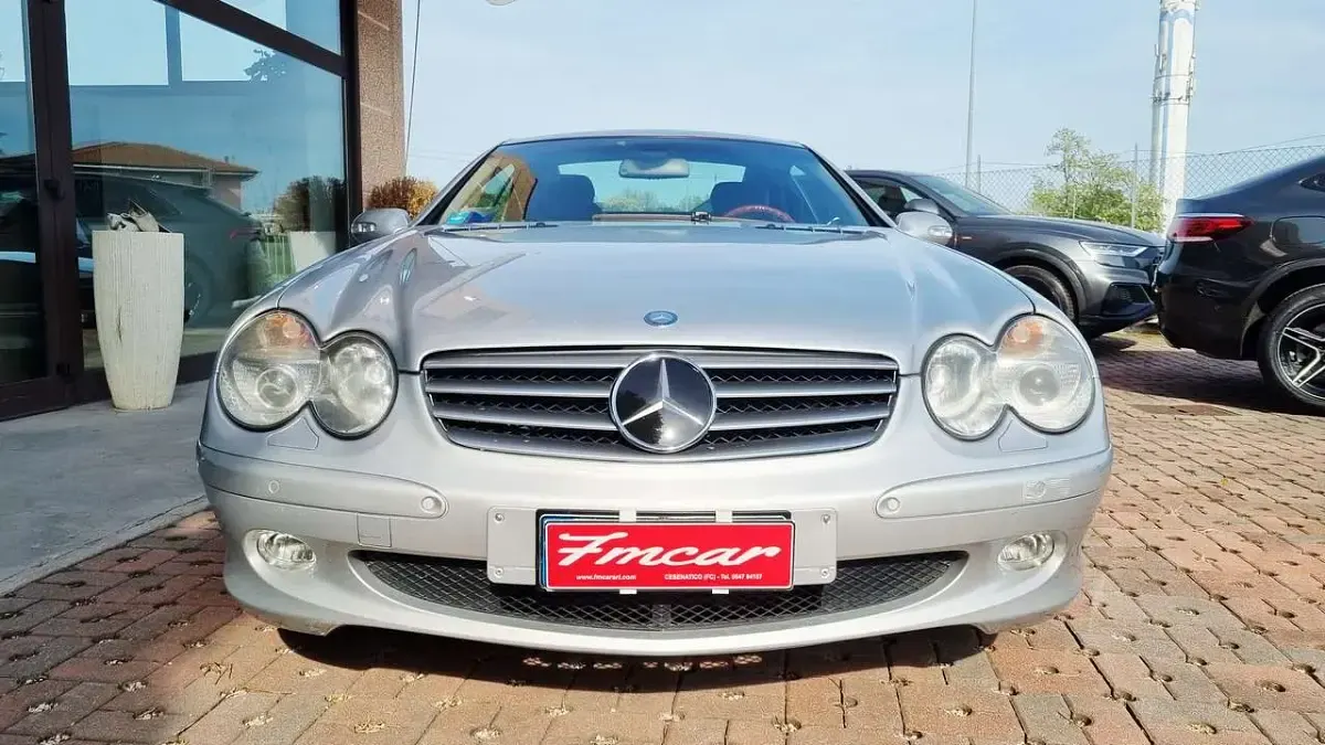 Usata Mercedes SL500 306 CV (225 kW) 2002 Argento Cabrio