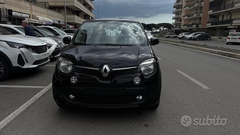 Usata Renault Twingo LIMITED 92 CV (67 kW) 2018 Nero Utilitaria