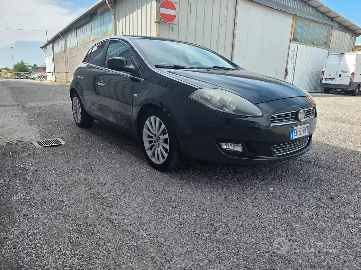Usata Fiat Bravo 120 CV (88 kW) 2011 Nero Utilitaria