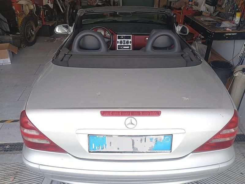 Usata Mercedes SLK200 163 CV (119 kW) 2001 Grigio Cabrio