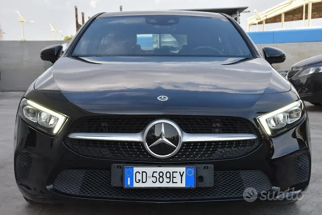Usata Mercedes A180 Business 116 CV (85 kW) 2020 Nero Berlina