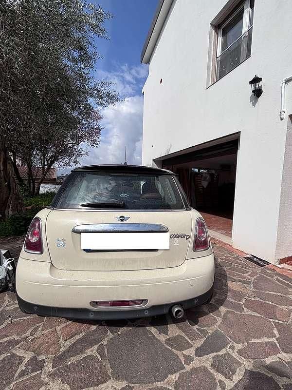 Usata Mini Cooper D 111 CV (81 kW) 2011 Beige Utilitaria