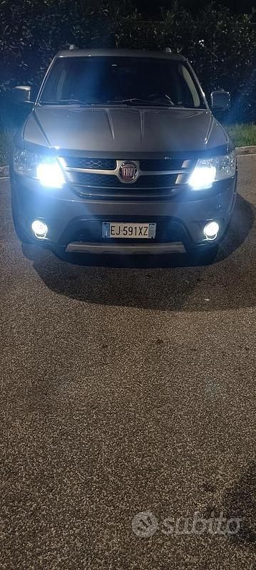 Usata Fiat Freemont 140 CV (102 kW) 2011 Grigio SUV