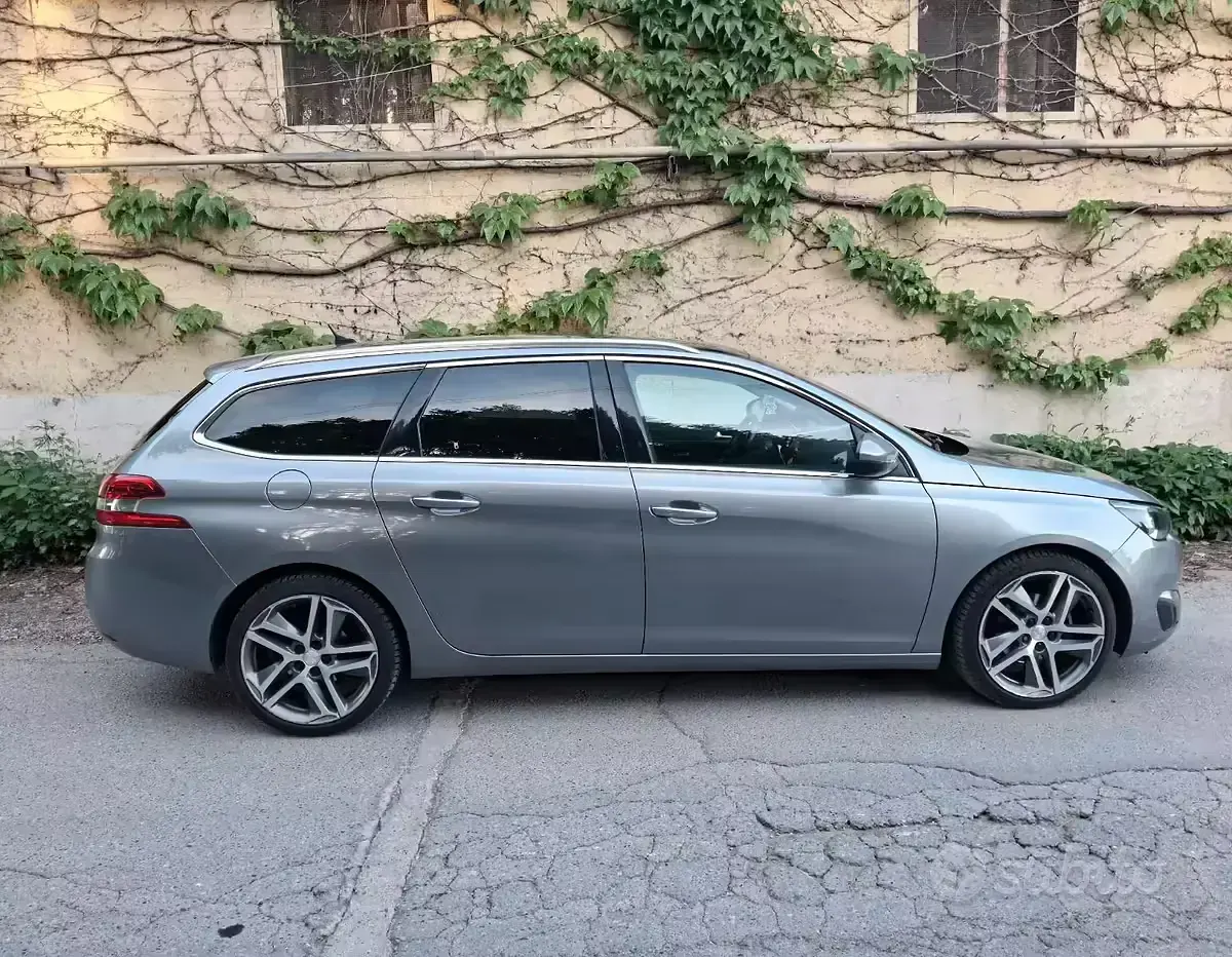 Usata Peugeot 308 SW 120 CV (88 kW) 2015 Grigio Station wagon