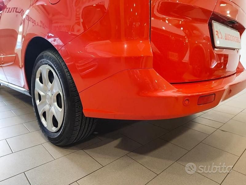 Usata Ford Tourneo Courier 101 CV (74 kW) 2019 Rosso Monovolume