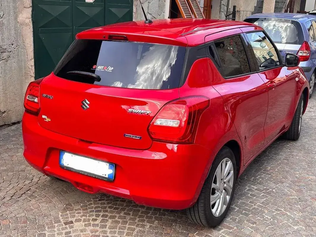 Usata Suzuki Swift Cool 83 CV (61 kW) 2021 Rosso Utilitaria