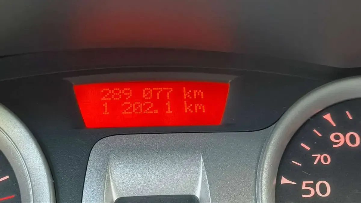 Usata Renault Clio III 75 CV (55 kW) 2011 Bianco Berlina