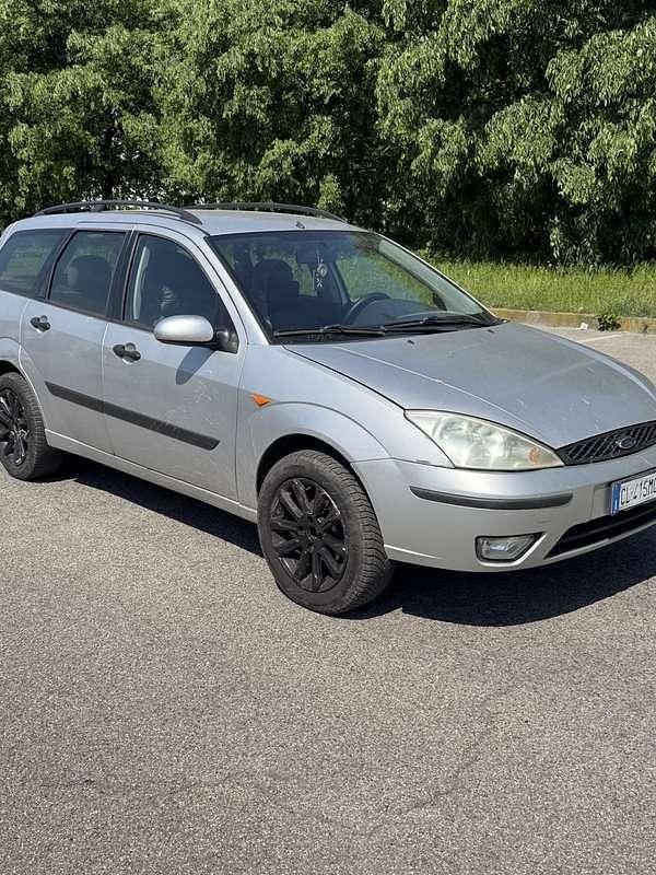 Usata Ford Focus Zetec 101 CV (74 kW) 2004 Berlina