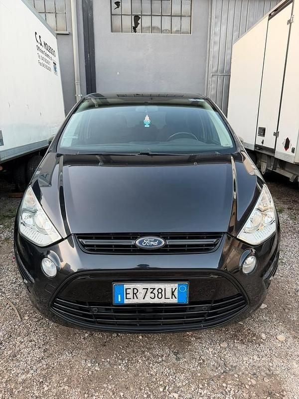 Nero Usata 2013 Ford S-MAX S Monovolume | 5900 € (Ottimo prezzo) - Immagine 1/4