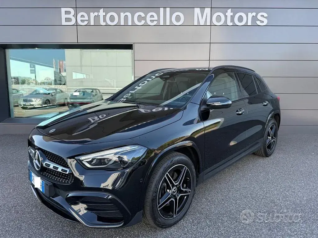 Usata Mercedes GLA250 AMG Line Premium 218 CV (160 kW) 2023 Nero SUV